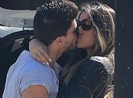 Mayra Cardi ganha beijos do namorado, Arthur Aguiar, em aeroporto do Rio. Fotos!