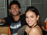 Bruna Marquezine canta música já dedicada por Neymar em peça de teatro. Confira!