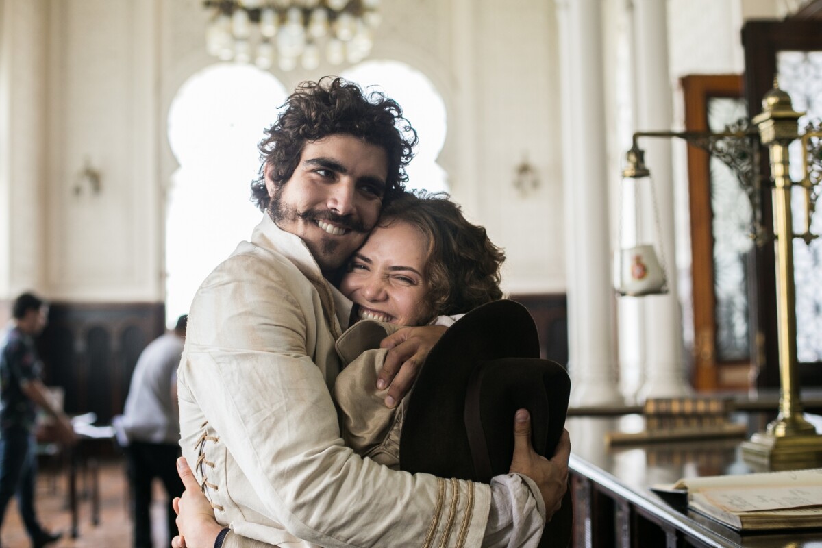 Foto Leopoldina Leticia Colin E Pedro Caio Castro Ficam Juntos E