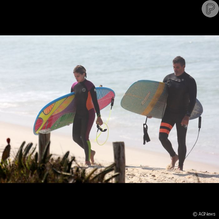 Isabella Santoni Fez Aula De Surfe O Professor Allan Gandra