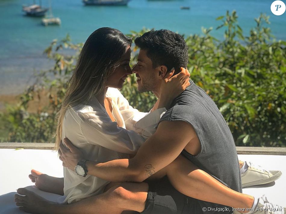 Arthur Aguiar E Mayra Cardi Assumiram O Namoro Em Julho De 2017