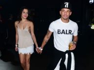 Romance de ex-BBB e amigo de Neymar é elogiado por cantor: 'Emilly, pode casar'