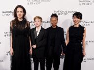 Filha de Angelina Jolie, Shiloh usa terno e tala em evento de gala após acidente