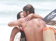 Dani Suzuki e o namorado, Fernando Roncato, trocam beijos após surfarem. Fotos!
