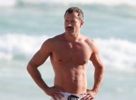 Malvino Salvador curte praia com a mulher, Kyra Gracie, e as três filhas. Fotos!