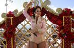 Ivete Sangalo mostra barriguinha 'suspeita' na abertura do seu trio no Carnaval