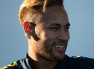 Neymar clareia cabelo e exibe novo visual em treino da Seleção: 'Topetão'. Fotos