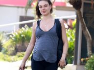 Isis Valverde deixa barriga de gravidez em evidência em roupa de academia. Fotos