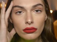 Boca tudo! Batom vermelho volta a ser tendência nas passarelas do SPFW