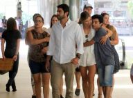 Grazi Massafera e namorado, Patrick Bulus, passeiam com família de atriz. Fotos!