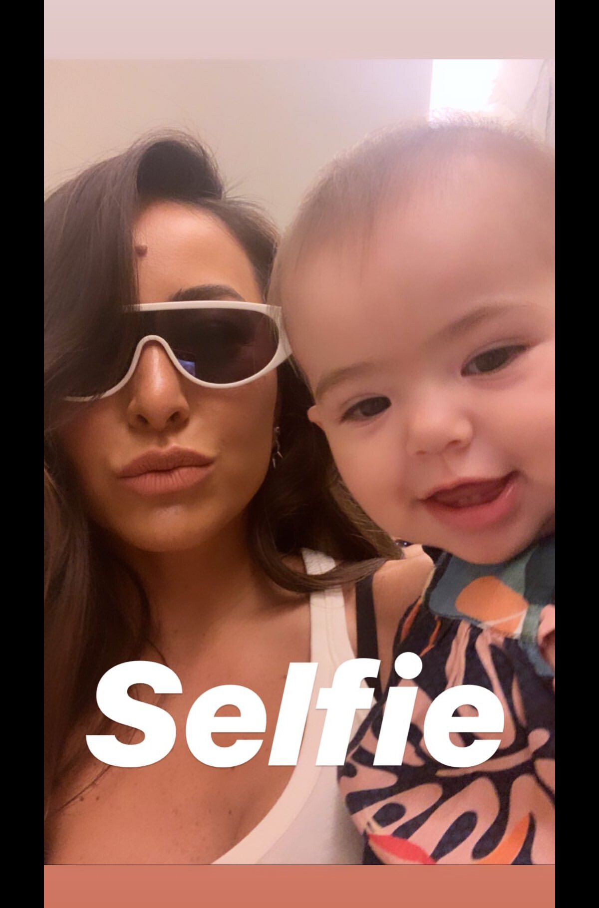 Foto Filha De Sabrina Sato E Duda Nagle Zoe De 10 Meses Mostrou