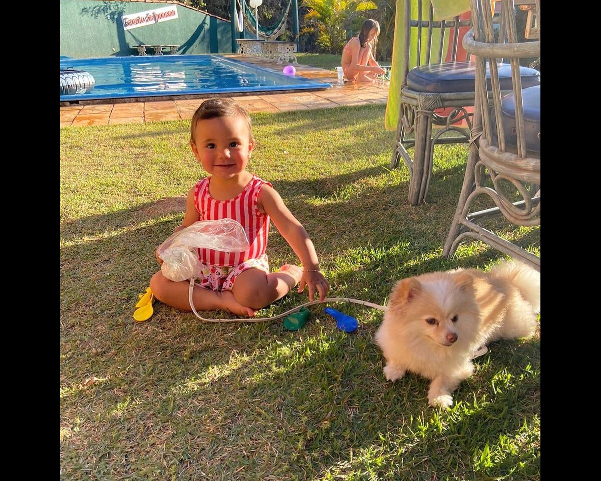 Foto Filha De Ticiane Pinheiro Manuella Usou Look Fofo De Praia Em