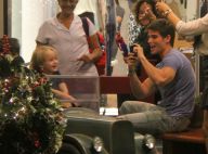 Jonatas Faro leva filho, Guy, para conhecer decoração de Natal de shopping no RJ