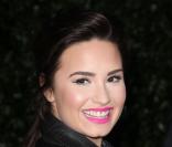 Demi Lovato tem uma irmã mais velha que ela não conhecia, segundo entrevista dada nesta terça-feira, 5 de março 2013
