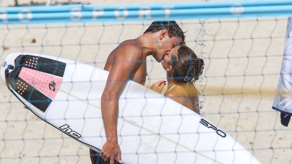 Foto Mel Maia Curte Praia Ao Lado Do Namorado Portugu S Beija Muito E