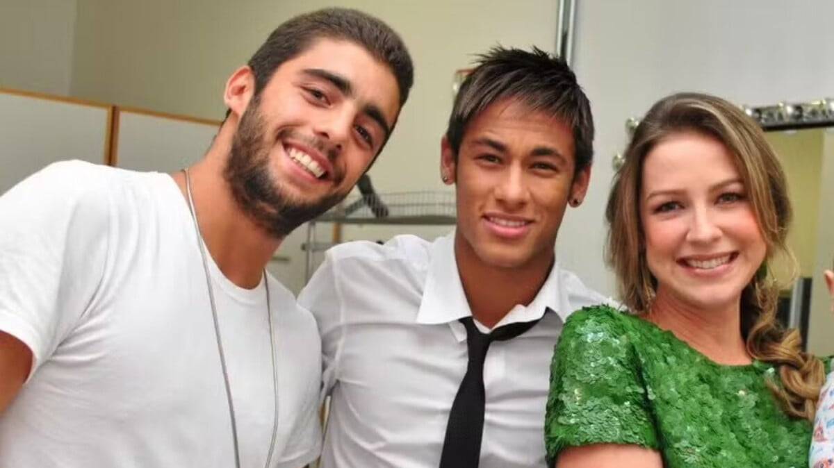 Foto Em Foto Antiga Neymar Aparece Ao Lado De Luana Piovani E A