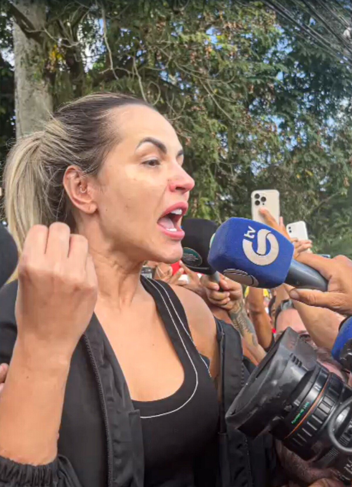 Foto Deolane Bezerra Voltou Para A Cadeia Menos De H Ap S Ser Solta