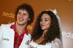 Débora Nascimento, de noiva, vai à festa junina com José Loreto, na Paraíba