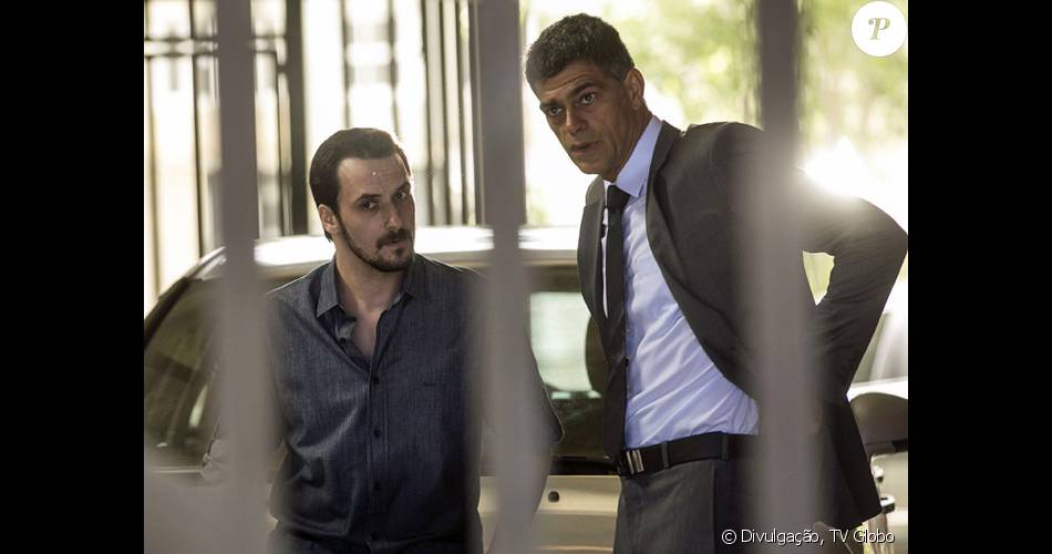 Dante (Marco Pigossi) e Juliano (Cauã Reymond) flagram Guerra (Maskin Oliveira) se encontrando com Orlando (Eduardo Moscovis), na novela 'A Regra do Jogo'