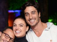 Isis Valverde posa com o namorado, André Resende, em festa: 'Casal maravilhoso!'