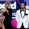 A cantora Ciara e o rapper Ludacris estiveram no comando do Billboard Music Awards 2016 e trocaram de roupa diversas vezes, neste domingo, 22 de maio de 2016
