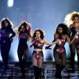 O grupo  Fifth Harmony cantou um de seus maiores sucessos, a música 'Work From Home', no  Billboard Music Awards 2016  