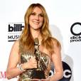  A cantora Céline Dion passou por momentos difíceis no início do ano, ao perder o marido e o irmão mais velho, ambos por câncer na garganta 
  
  
a
