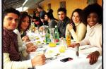 Bruna Marquezine e Bruno Gissoni almoçam com elenco de 'Em Família' na Áustria