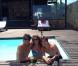 Bruno De Luca posta uma foto na piscina com Ione Lima, irmã de Ronaldo, no Uruguai