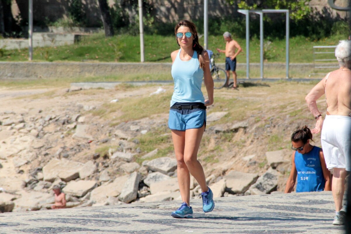 Foto Patricia Poeta Exibe O Corpo Sequinho E Boa Forma Quando Se