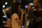 Alinne Moraes, musa de cervejaria, janta com Mariana Ximenes e bebe vinho