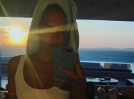 Bruna Marquezine mostra corpo bronzeado e marca de biquíni em foto na Grécia