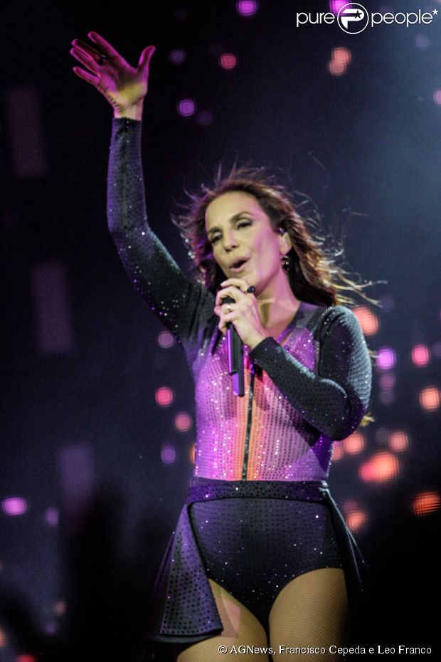 Isabella Fiorentino vai ao show de Ivete Sangalo em comemoração aos 20 anos de carreira da cantora