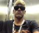 Neymar posa com os cabelos loiros