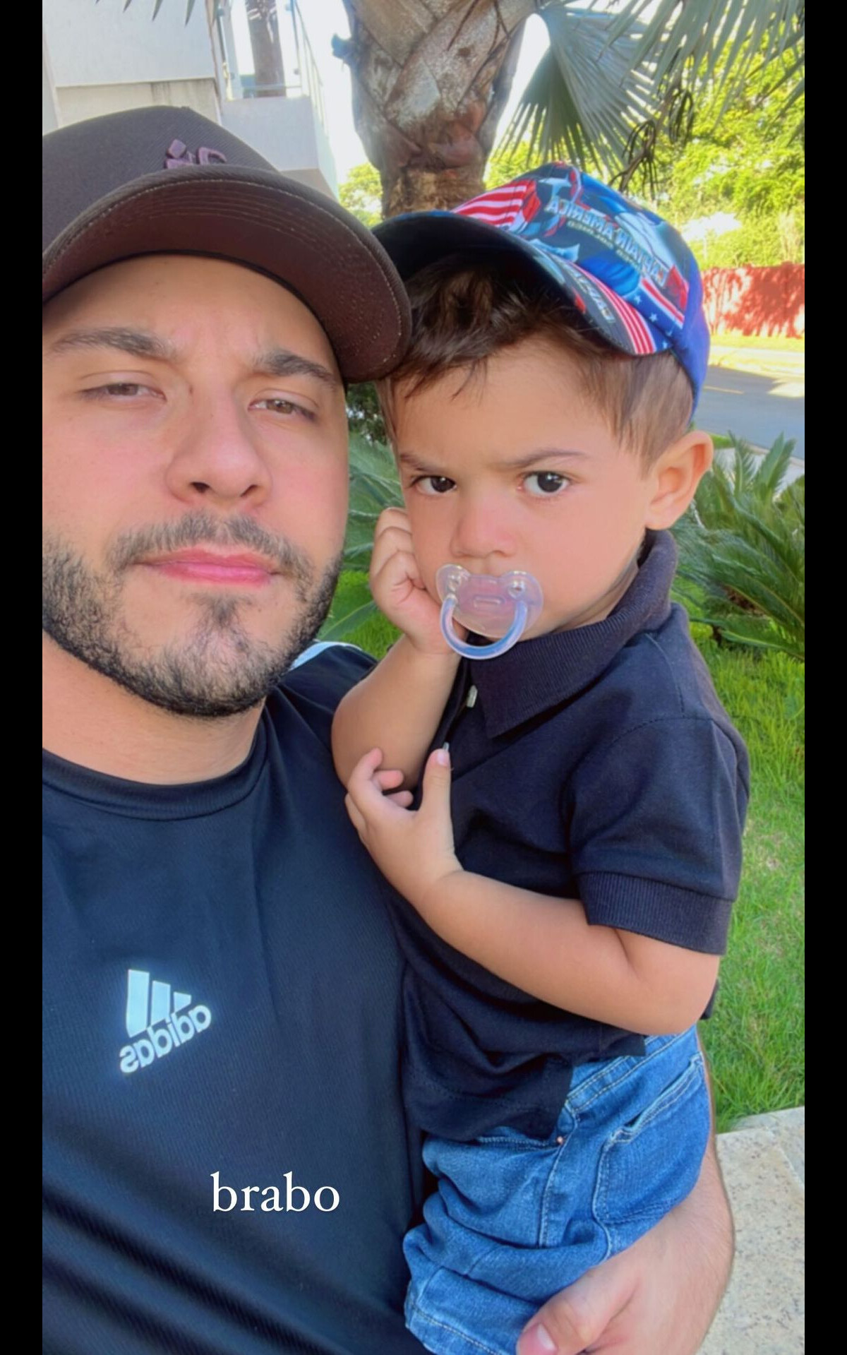 Foto Leo filho de Marília Mendonça e Murilo Huff ainda fez pose no