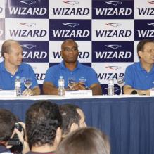 Anderson Silva participa de coletiva com Carlos Wizard Martins para divulgar parceria
