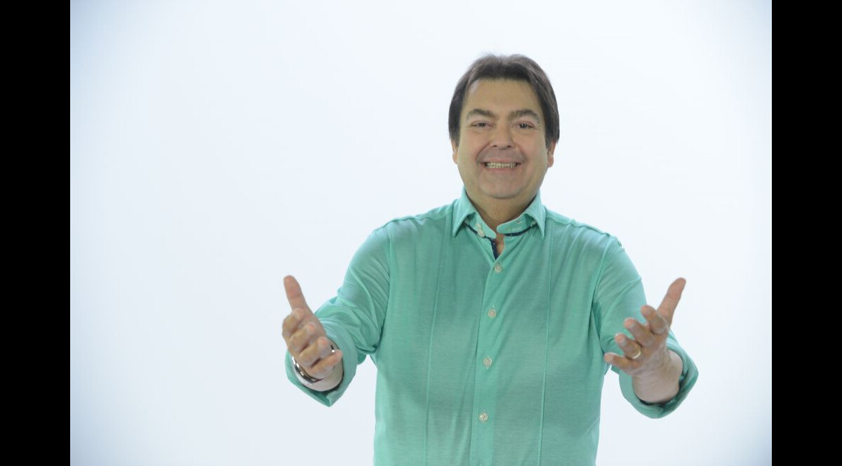 Foto Fausto Silva está sempre bem humorado em seu programa e pronto