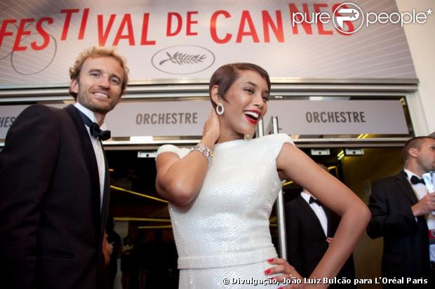 Taís Araújo rouba a cena no tapete vermelho do Festival de Cannes 2013, em 24 de maio de 2013