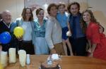 José Loreto ganha festa de aniversário surpresa do elenco de 'Flor do Caribe'