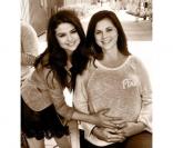 Mãe de Seleza Gomez,  Mandy Teefey,  dá à luz a uma menina, em 14 de junho de 2013