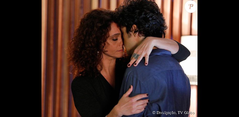 Irene (Malu Galli) reata com Caio (Fernando Alves Pinto) e o casal adota uma criança no último capítulo de 'Sete Vidas'