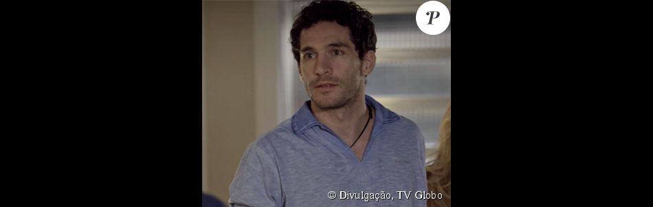 Felipe (Michel Noher) é o único que não participa da confraternização em família. Ele viaja sozinho para Uganda, após Júlia desistir de acompanhá-lo, mas deixa uma mensagem em vídeo, que emociona Miguel e seus irmãos, no final de 'Sete Vidas'