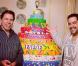Tiago Abravanel homenageia o avô, Silvio Santos, pelo seu aniversário, e mostra foto da festa de 82 anos do apresentador, em 12 de dezembro de 2012