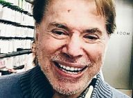 Silvio Santos aparece com a barba grisalha por fazer em férias nos EUA. Foto!