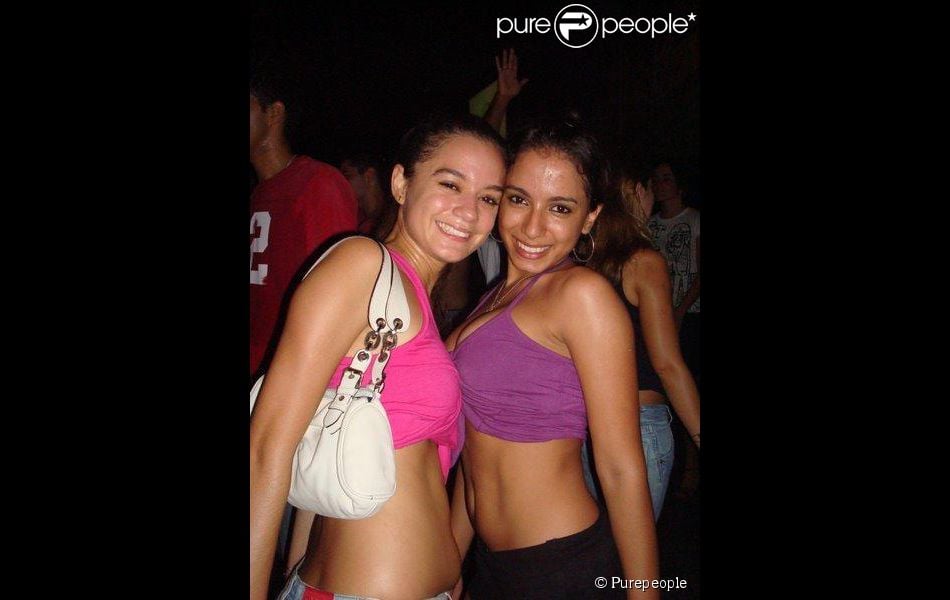 PRE-PARA: Ainda novinha, Anitta desfilava de barriga de fora e com decotes generosos