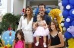 Rodrigo Faro comemora o aniversário de 1 ano de Helena, sua filha caçula, em SP