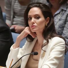 De acordo com a publicação, o eleito por Angelina Jolie é um empresário filantropista britânico que ela conheceu no último ano, em Londres