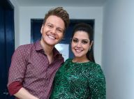 Grávida, Thais Fersoza prestigia marido, Michel Teló, em estreia de peça. Fotos!