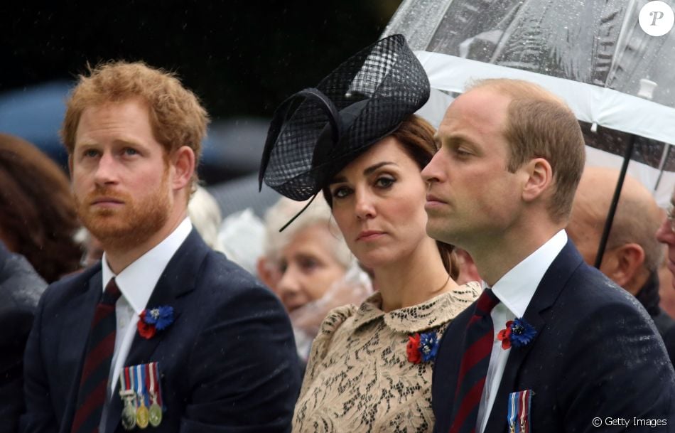 Kate Middleton e o marido, Príncipe William, decidiram entrar na Justiça contra a revista que fez as fotos dela sem a parte de cima