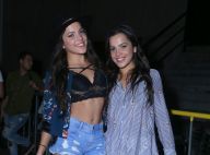 Ex-BBB Emilly deixa barriga de fora ao curtir show sertanejo com a irmã, Mayla
